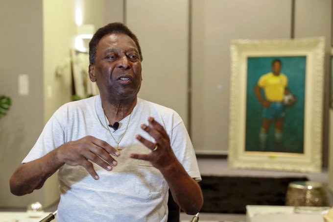 Pelé sigue sin mejoría luego de casi un mes en el hospital