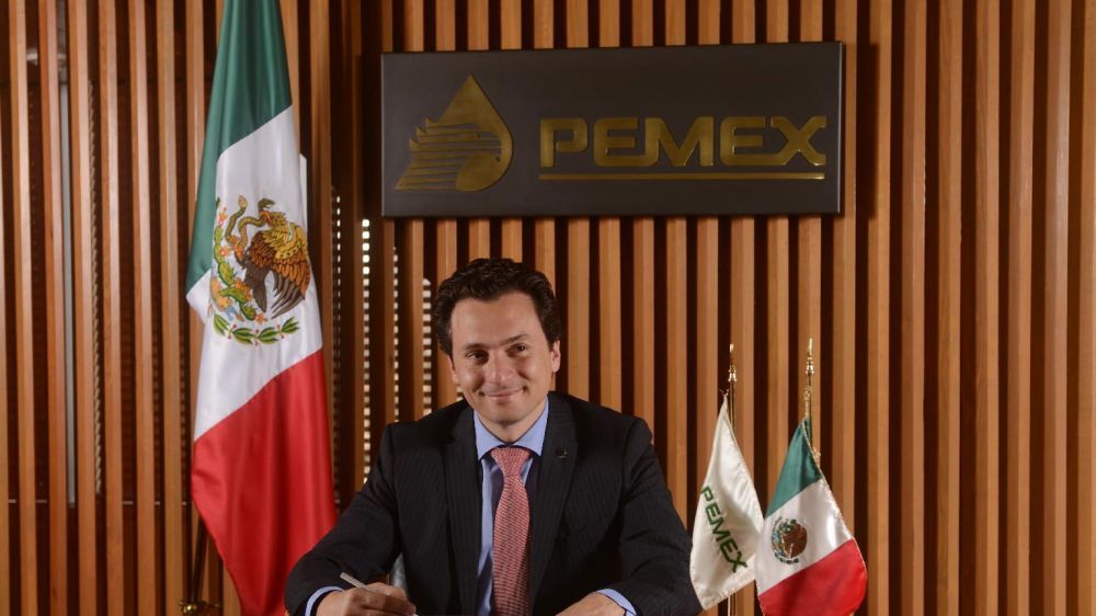Juez envía a prisión al exdirector de Pemex reclamado por México
