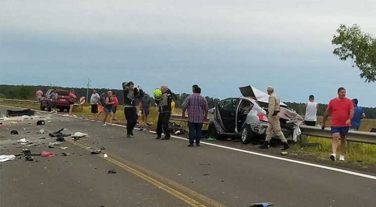 Tres paraguayos murieron tras accidente en Corrientes