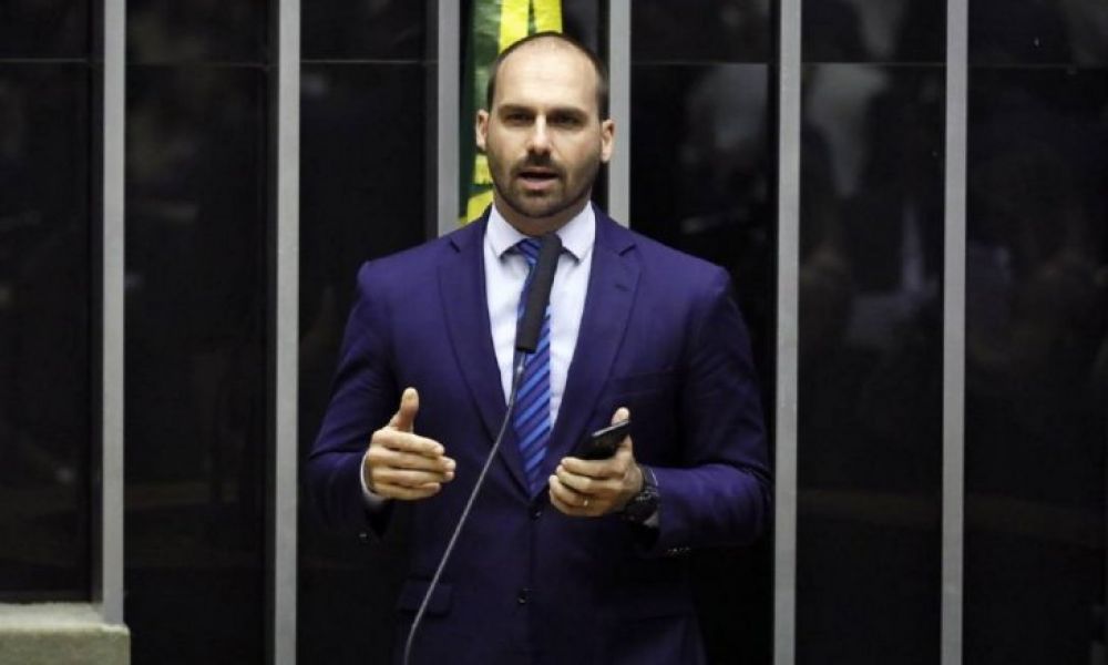 El hijo de Jair Bolsonaro desiste de ser embajador en Estados Unidos