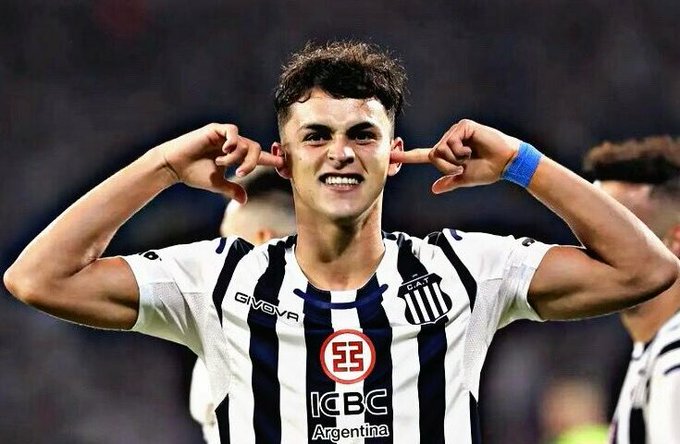 ¿La Premier será el destino de Ramón Sosa?