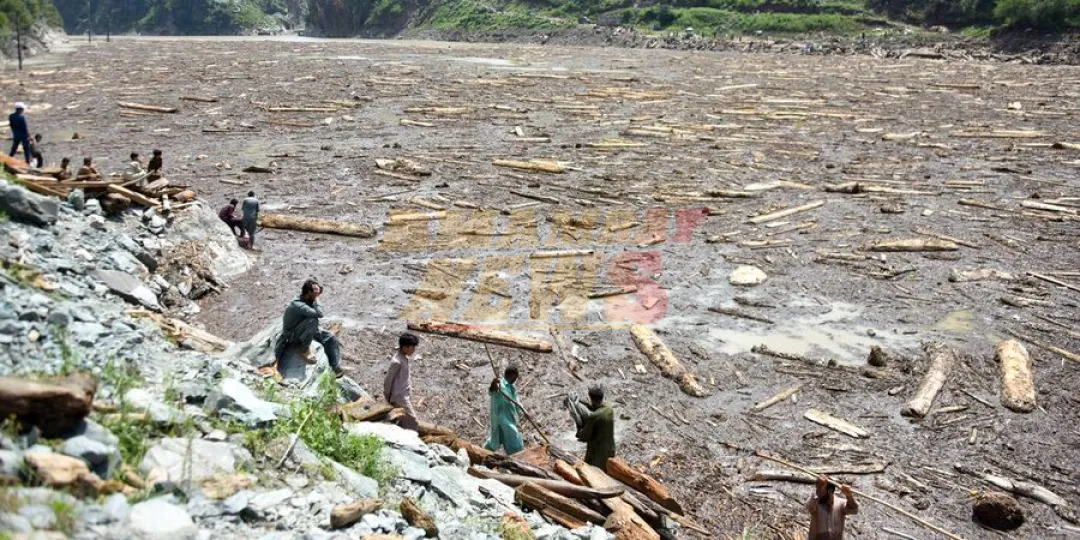 Suman casi 350 muertos y 150 desaparecidos en la tragedia de Pakistán a causa de intensas lluvias