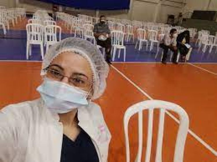 Suspenden vacunación contra COVID en varias regiones por la escasez de vacunas