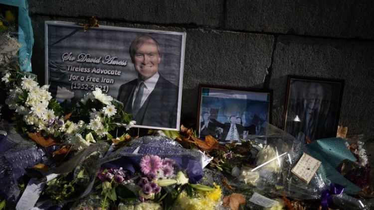 Acusan a hombre por asesinato de legislador en Gran Bretaña