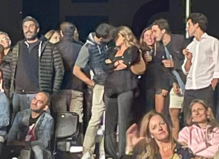 Piqué rompió un acuerdo con Shakira tras mostrarse a los besos con su nueva novia