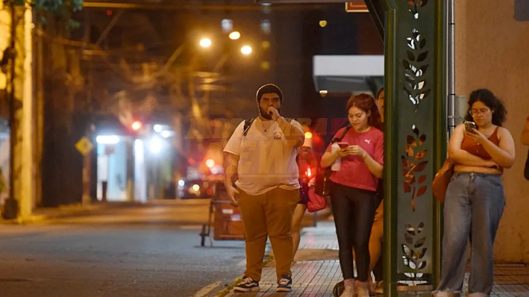 ¿Otra mentira?: Servicio nocturno de buses sigue en compás de espera