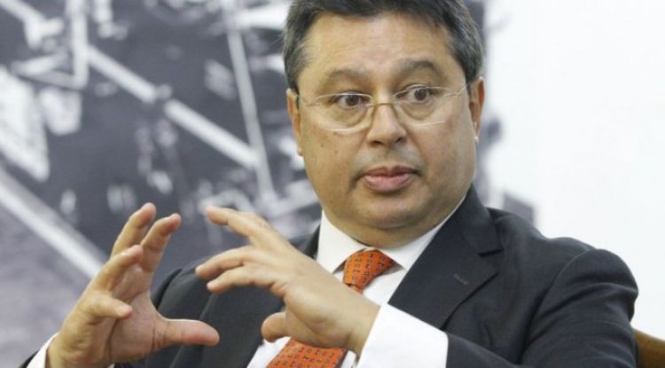 "Marito tiene que darle una patada en el culo"
