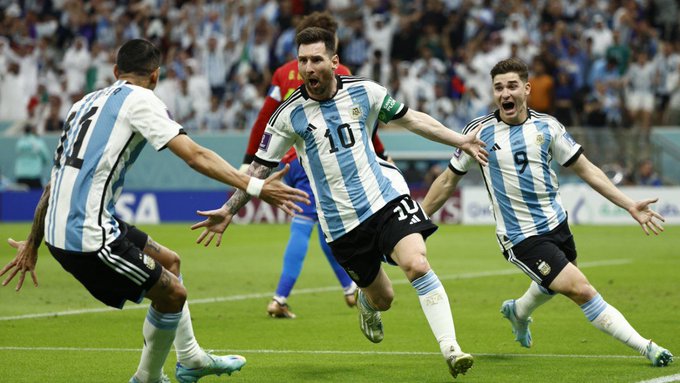 La Argentina resucita en Qatar y deja a México en coma