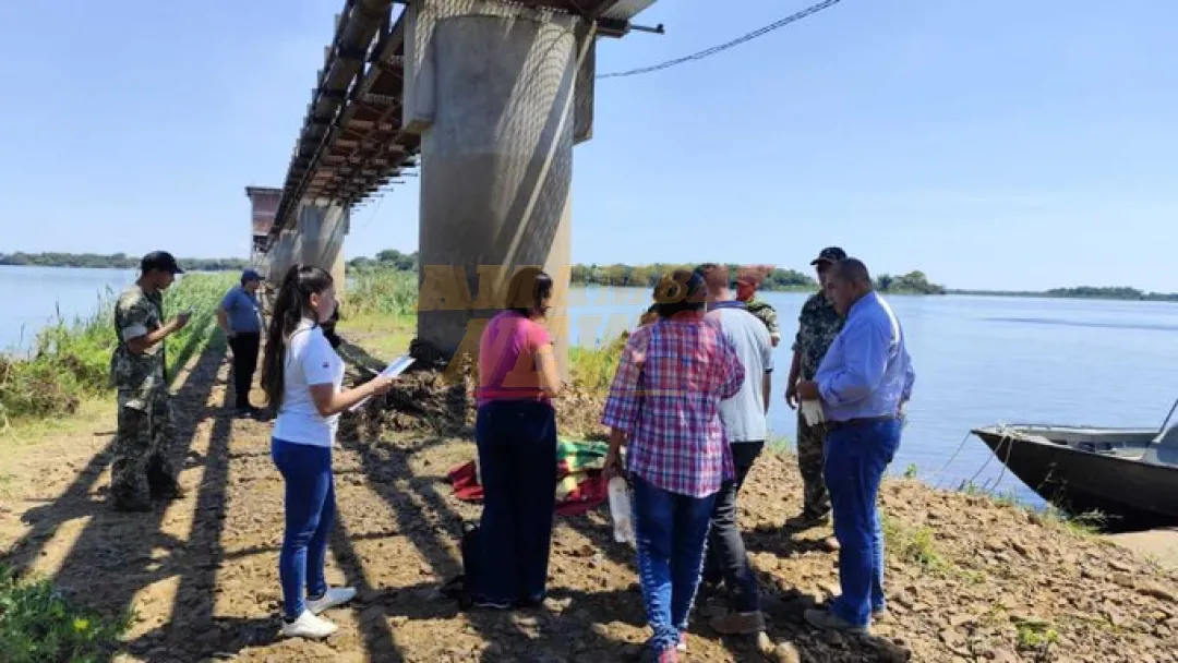 Dos jóvenes fallecen ahogados en aguas del río Paraná