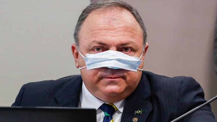 Bolsonaro premió al general Pazuello y abre un nuevo frente de crisis con el Ejército