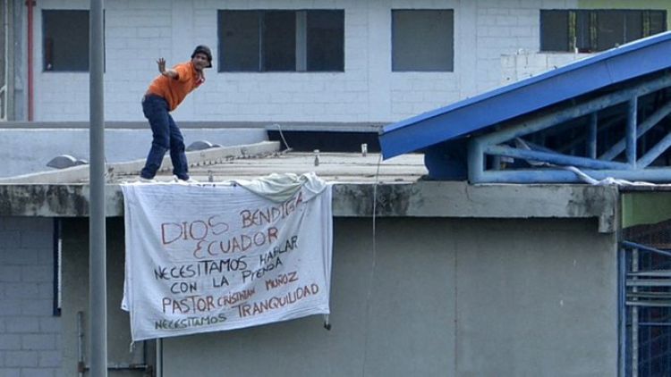 Ascienden a 27 los fallecidos por los motines en las cárceles de Ecuador