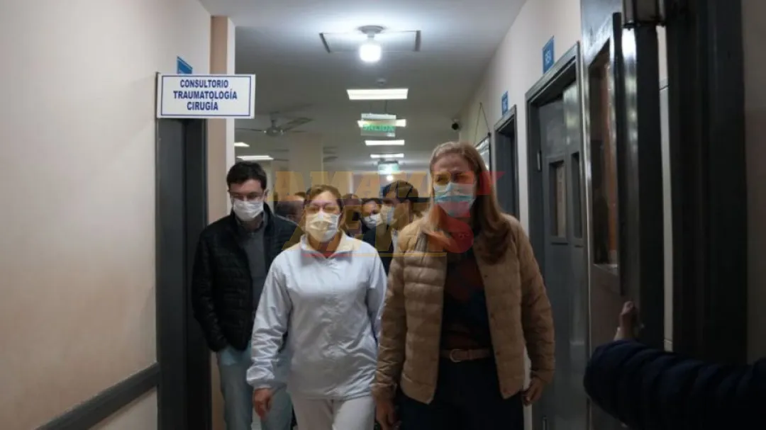 En otra visita sorpresa a hospitales, Barán vuelve a encontrar que médicos no están en sus puestos