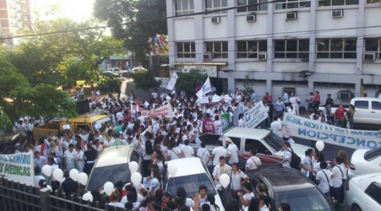 Gremios de enfermeros se manifestarán este jueves frente al Ministerio de Hacienda