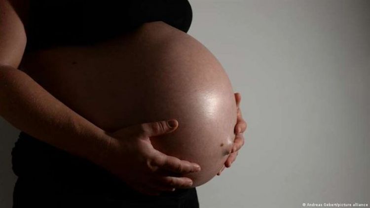 Una mujer en Sudáfrica da a luz a 10 bebés; 2 de los recién nacidos no habían sido detectados por los escáneres