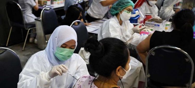 Fármaco de AstraZeneca no previene el covid-19 sintomático en personas expuestas recientemente al virus