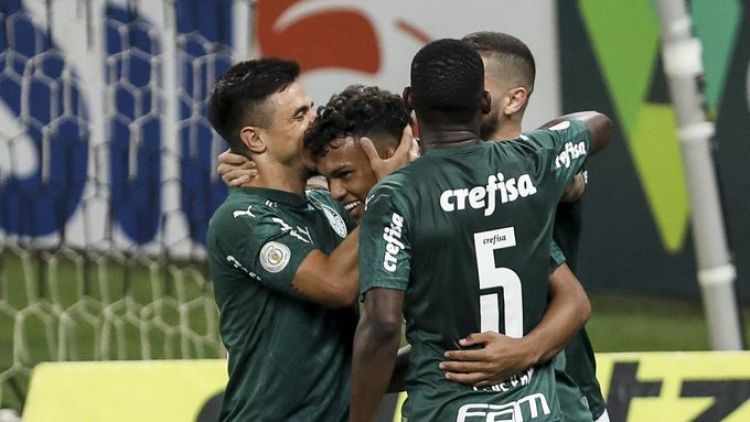 Palmeiras multa a Gabriel Veron tras ser pillado bebiendo en una fiesta