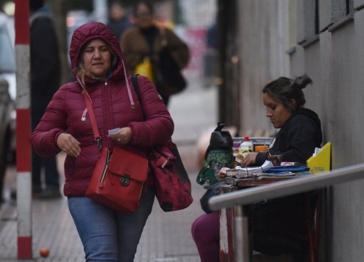 Viernes fresco a cálido y soleado