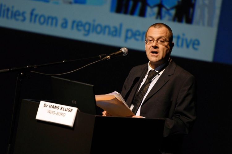 OMS estima que más del 50 % de la población de Europa se infectará con la Ómicron en las próximas semanas