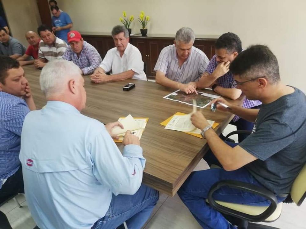 Gobernador de Amambay y ministro de obras firman convenio en Pedro Juan