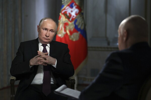 Putin se jacta de su arsenal nuclear «más moderno y avanzado» que el de EE.UU y «listo para usar»