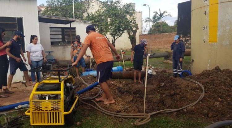 Por primera vez en 40 años la ESSAP cambia válvulas en Concepción