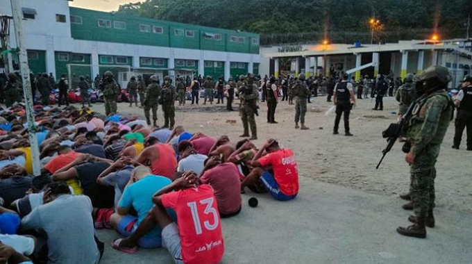 Casi 11.000 detenciones en 52 días de "conflicto armado" en Ecuador contra la criminalidad