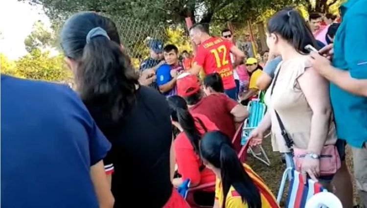 Caazapá: detienen a un hincha en pleno campeonato de fútbol
