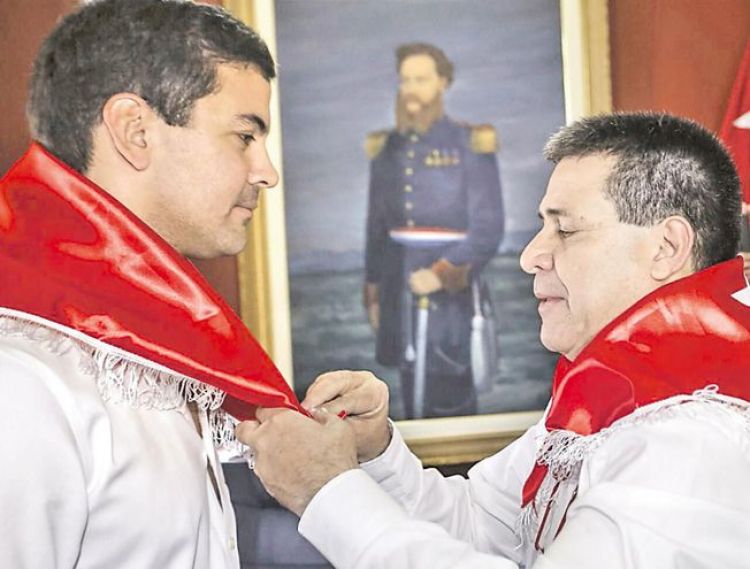 Santiago Peña afirma que el Partido Colorado esta lejos de formar alianzas electorales