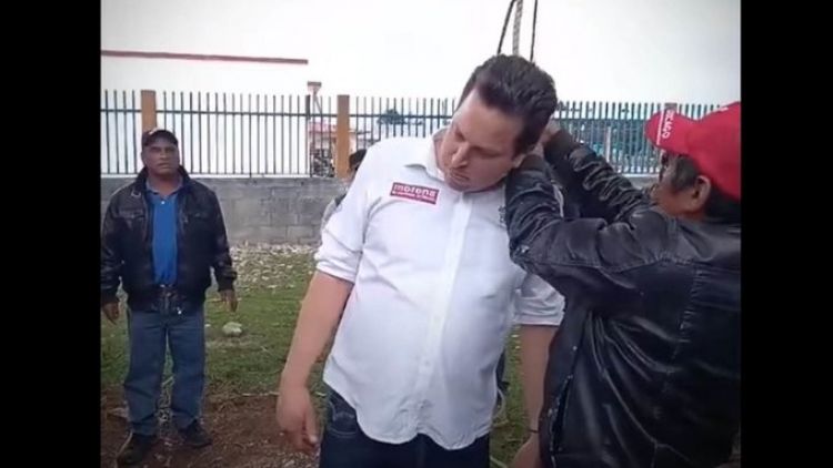 Retienen durante ocho horas y amagan con ahorcar a un político mexicano por incumplir sus promesas