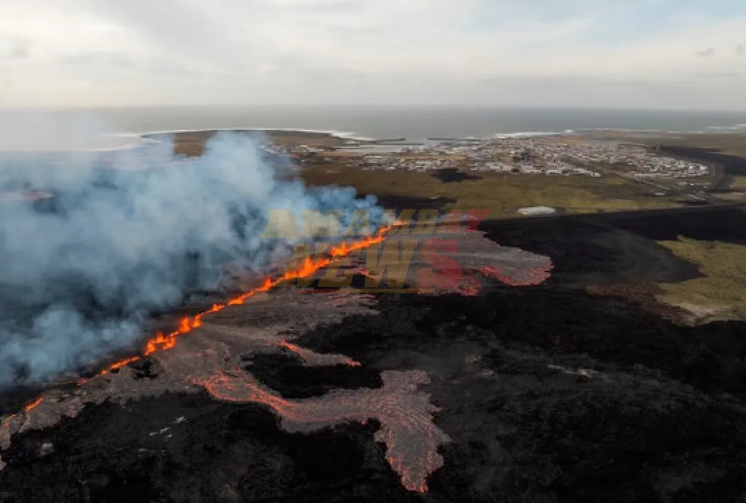 Nueva erupción volcánica en Islandia obliga a evacuar Grindavik y la Laguna Azul