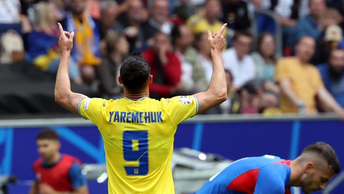 Yaremchuk relanza a Ucrania