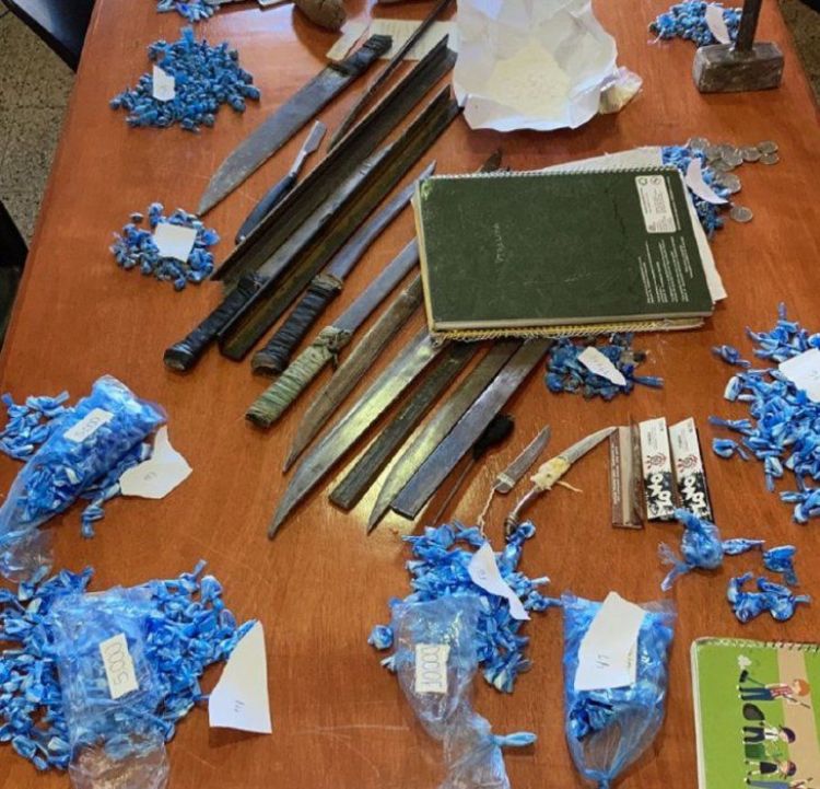 Hallan droga y armas blancas en pabellón del PCC en el Cereso
