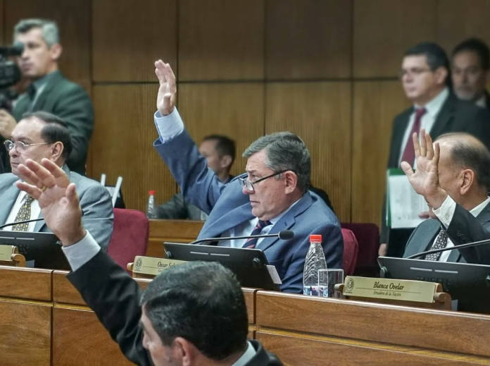 Pettengill aclaró que se desligó de empresa vialera tras aprobación de millonario crédito para saldar deudas