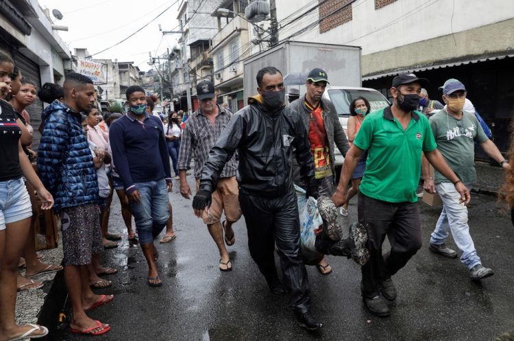 Investigan la muerte de 12 personas en el Complexo do Alemão en Río de Janeiro