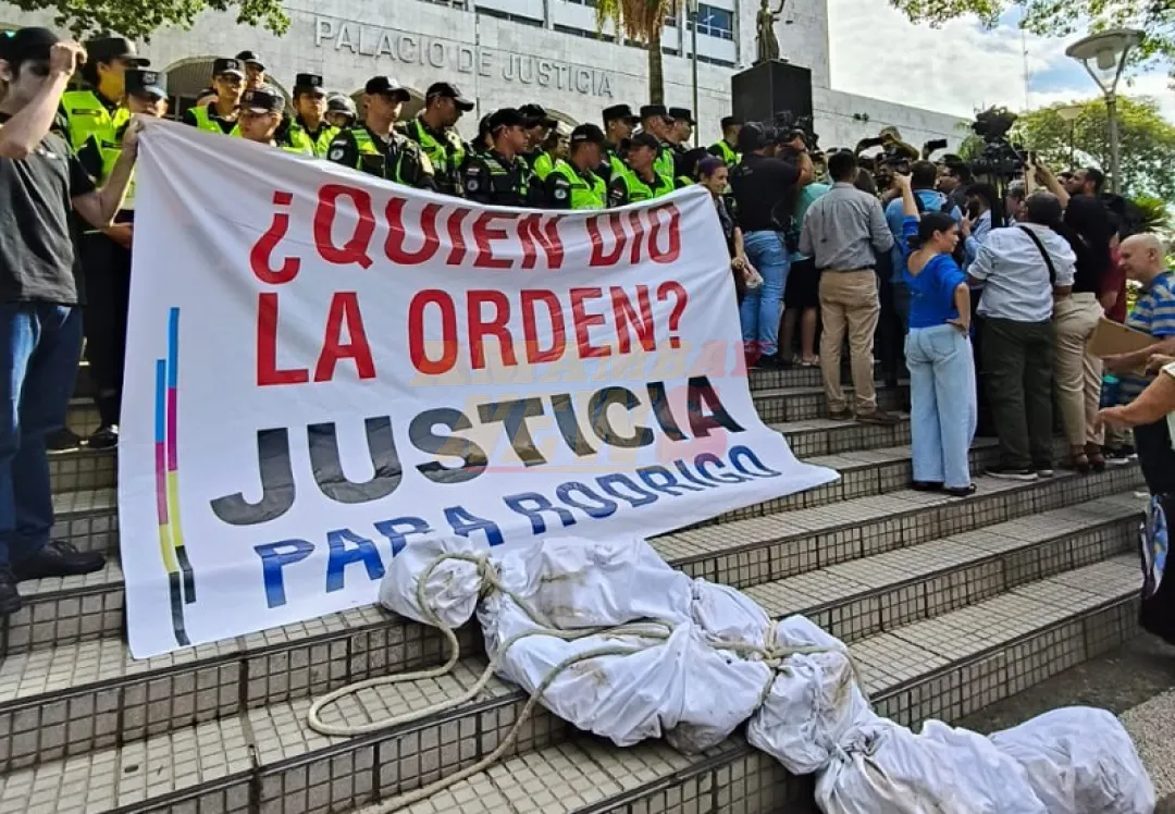 Caso represión frente al Poder Judicial: Presentarán denuncia ante la Defensoría del Pueblo