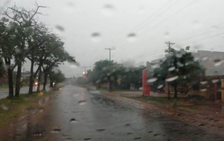 Viernes cálido, con lluvias y tormentas eléctricas
