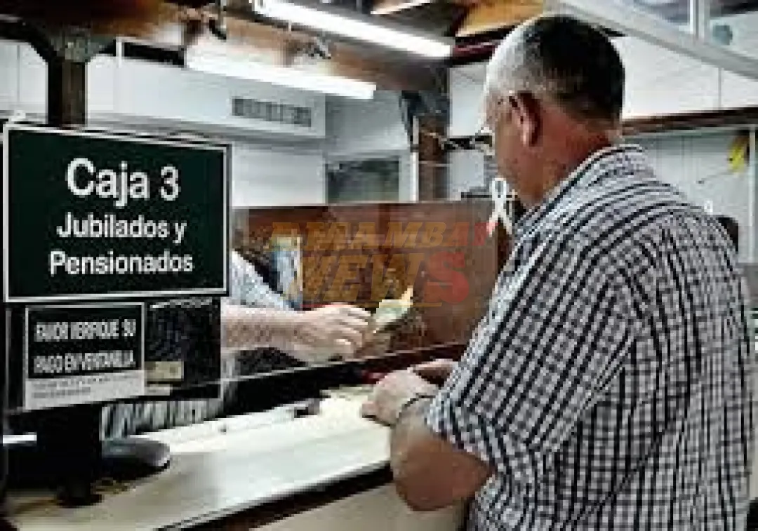 Jubilados esperan poder cobrar sus haberes hoy