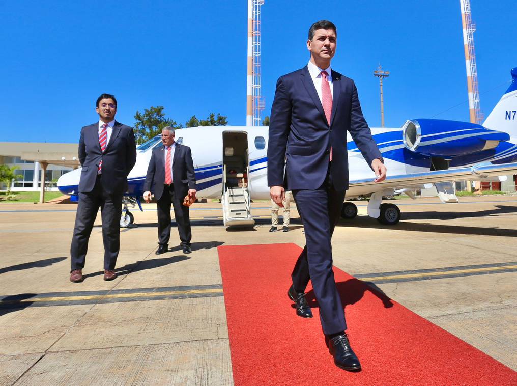 Santiago Peña viajó a Estados Unidos; luego irá a Brasil y Uruguay