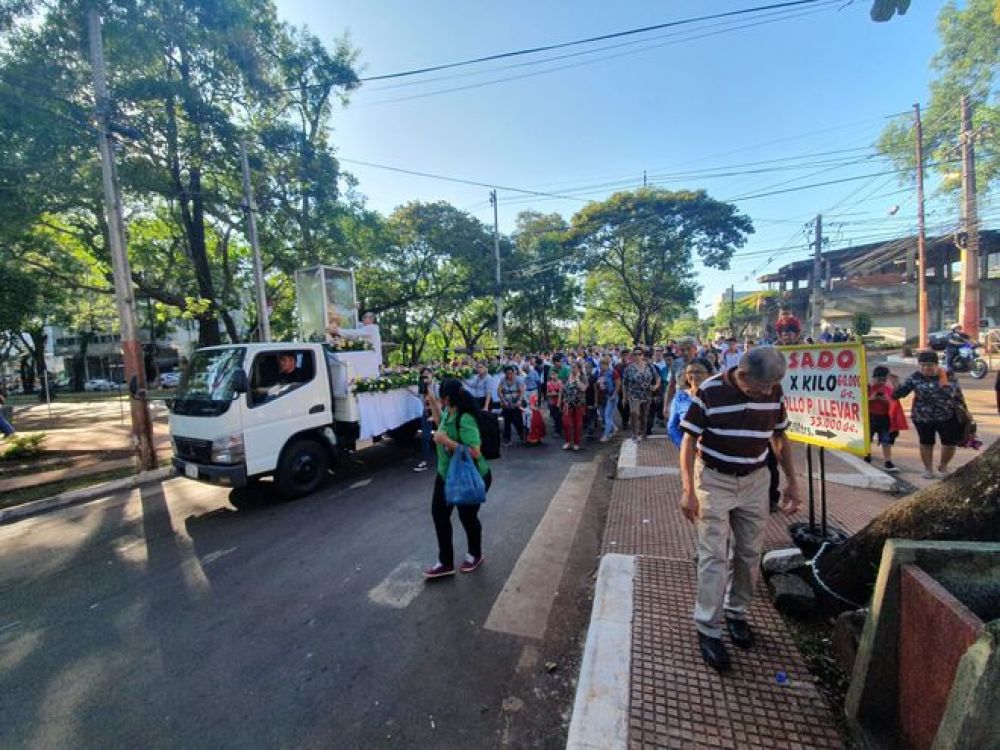 Procesión en honor a San Blas en Ciudad del Este