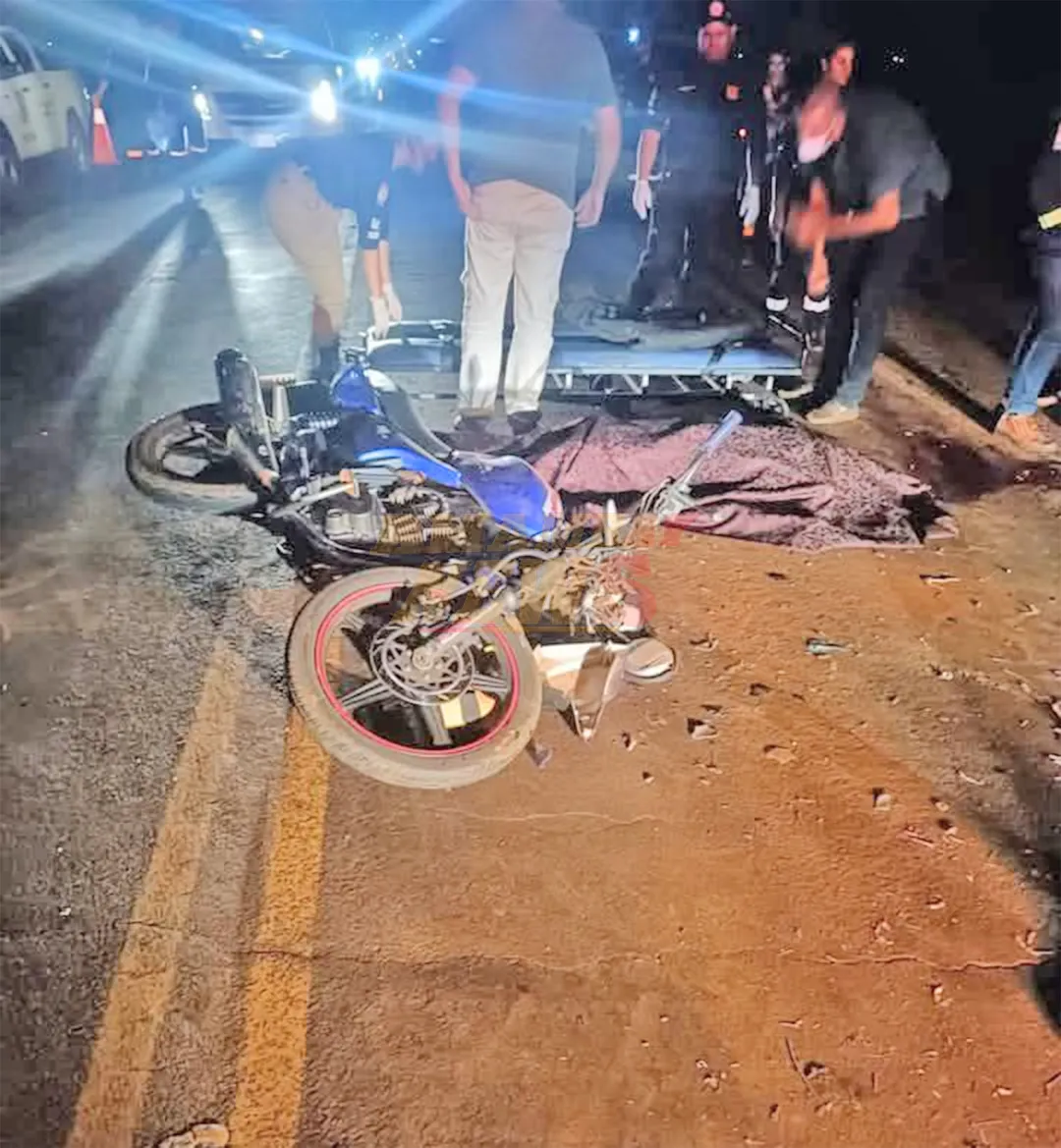 Motociclista muere al chocar contra el acoplado de un tractor en Tavapy