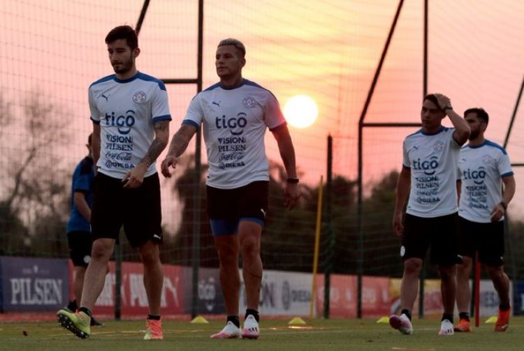 La Albirroja se refuerza de cara a su estreno por Eliminatorias ante Perú