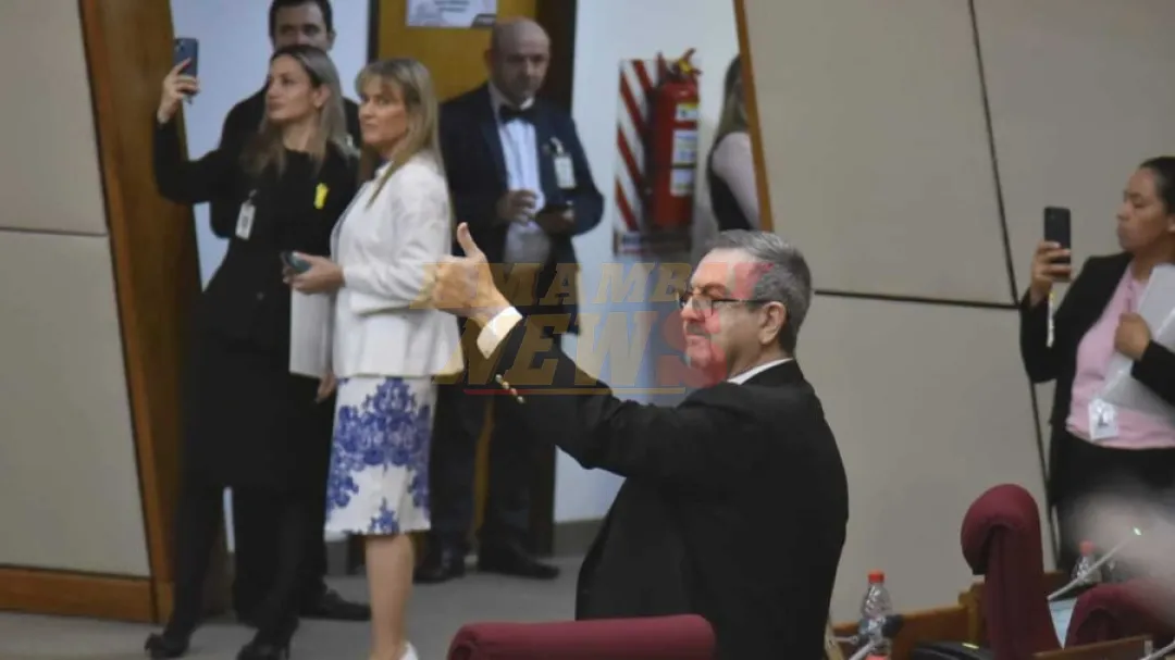 ¿Esgaib complica a Peña? Diputado cartista habla sobre robo de bolígrafo de oro y un Rolex