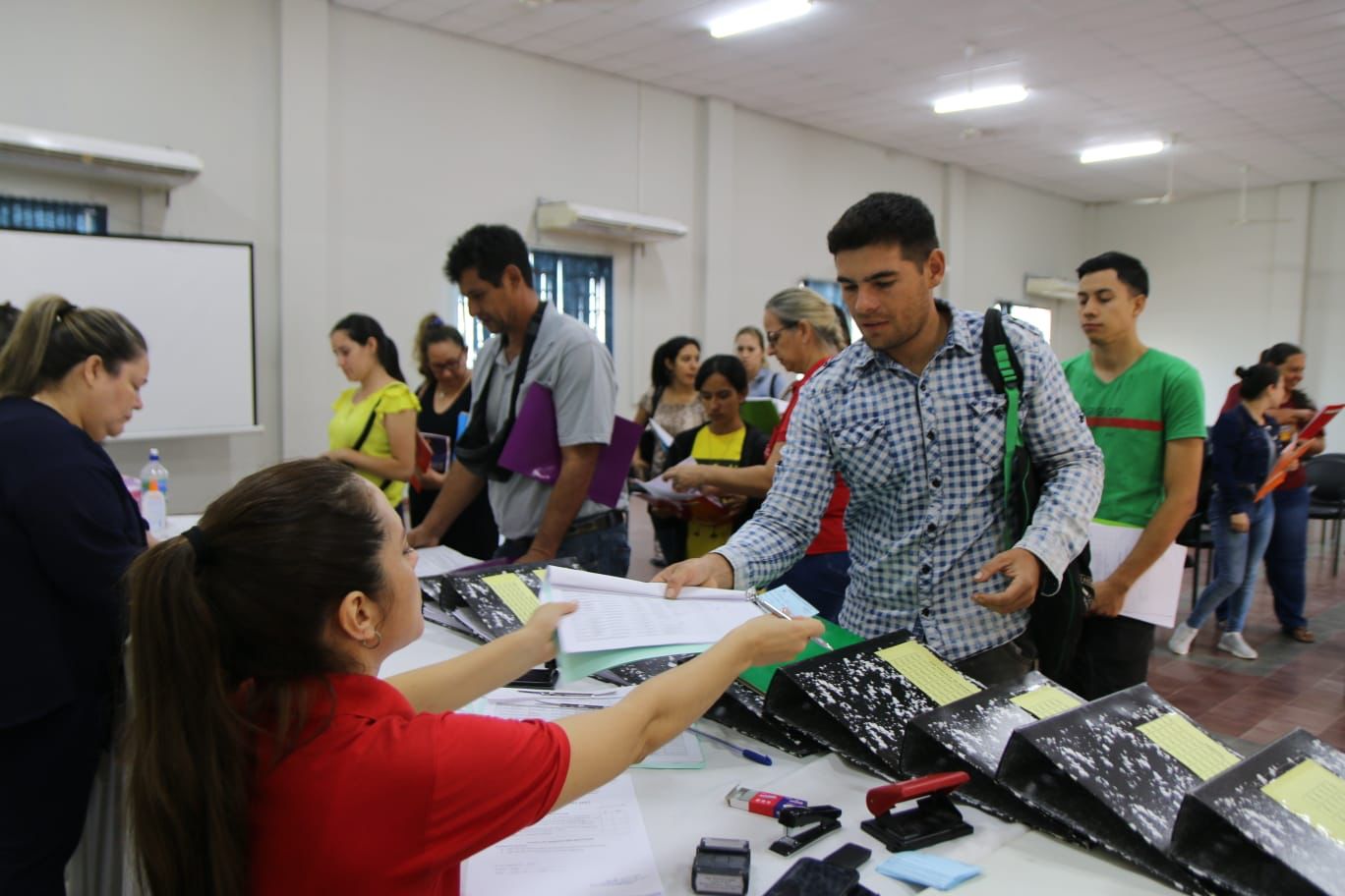 Inician recepción de carpetas para becas de la EBY en Ñeembucú