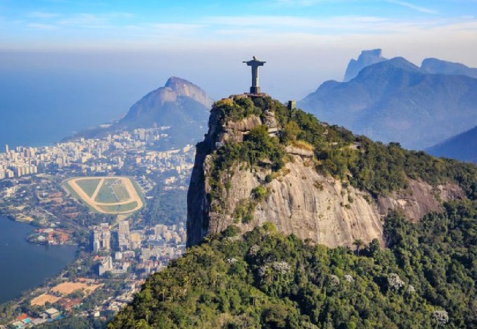 En Brasil hay más templos religiosos que escuelas y hospitales, según censo