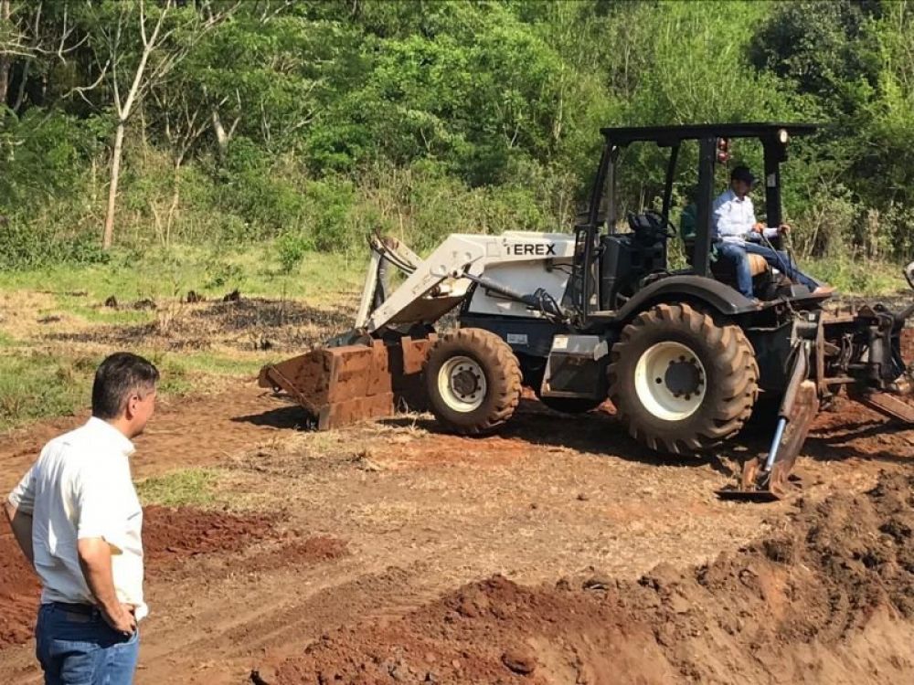Gobernación encara mejoras viales en la colonia Y""ambué