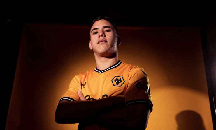 Wolverhampton da la bienvenida al paraguayo Enso González