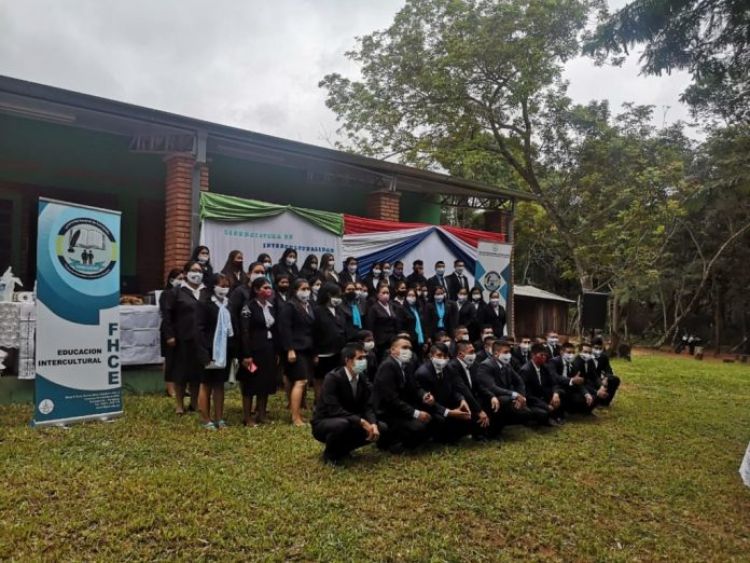 Miembros de comunidad Pai Tavyterã concluyeron carrera universitaria en Concepción