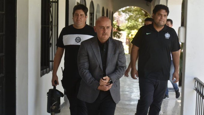 Miguel Cardona explica los motivos de la salida de Cáceres