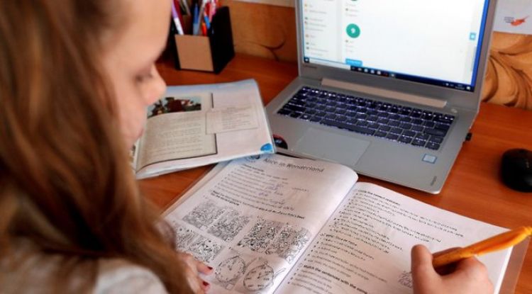 Descartan que los exámenes finales deben ser solo presencial