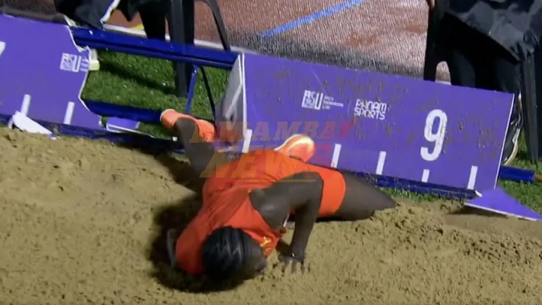 ¡Lamentable! Atleta se resbala en la pista mojada al intentar un salto de longitud